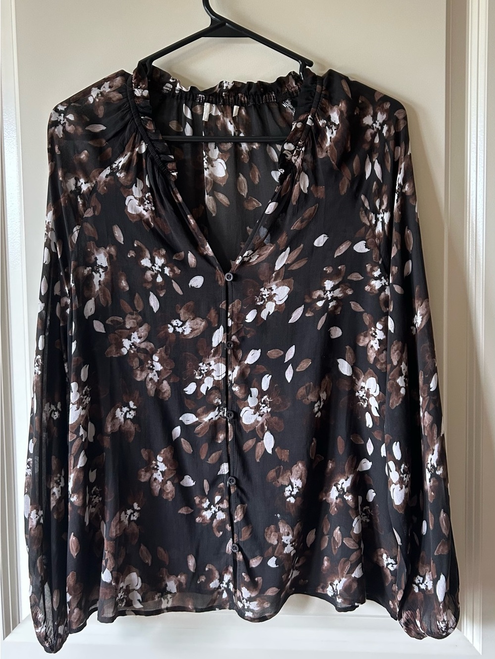 Cloth & Stone Brown and White Floral Button-Front chiffon blouse size M